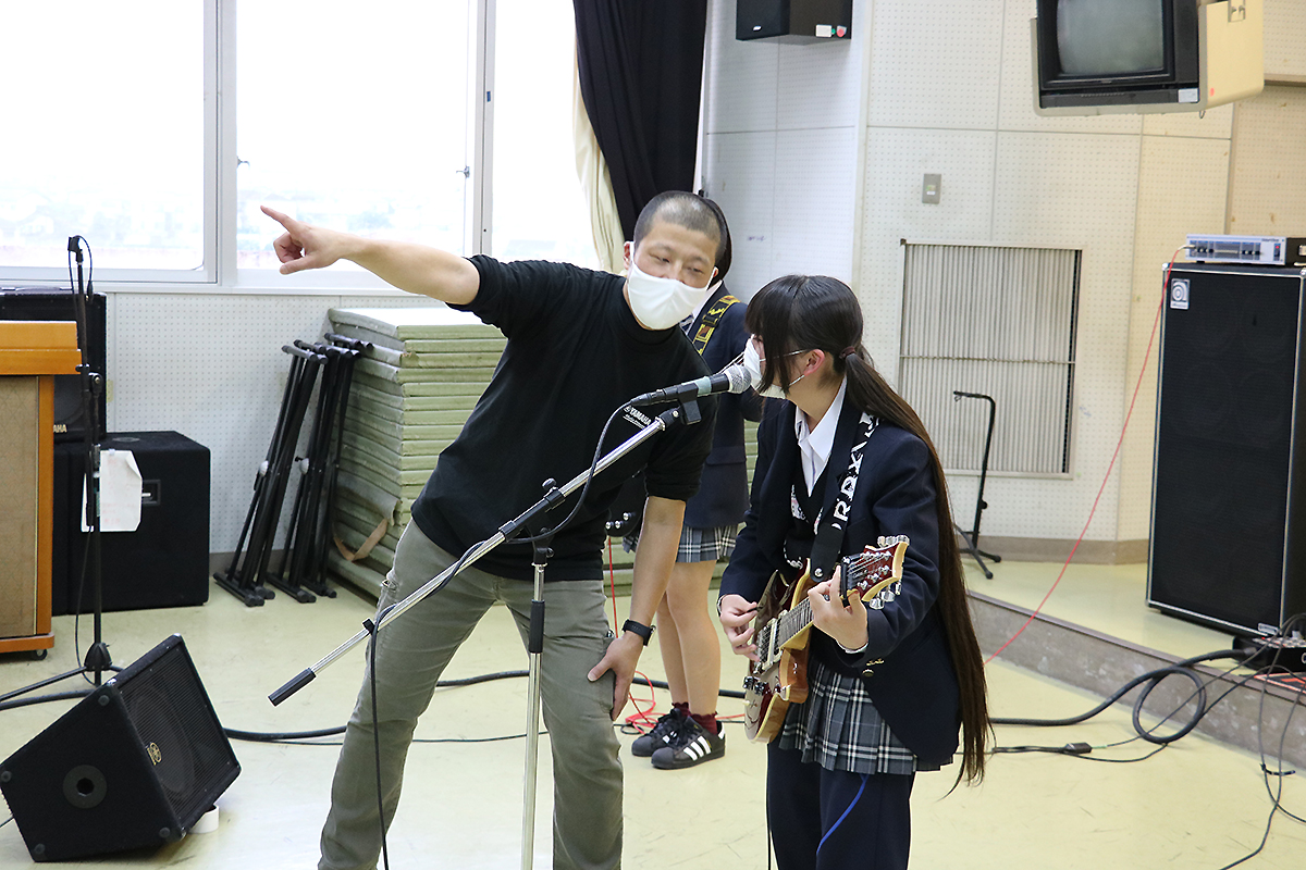 藤沢総合高校でバンドクリニックを実施 - MUSIC DAYS