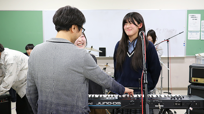 正則高校でバンドワークショップを実施 - MUSIC DAYS